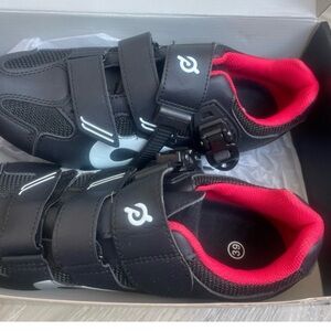 Peloton Size 39 shoes